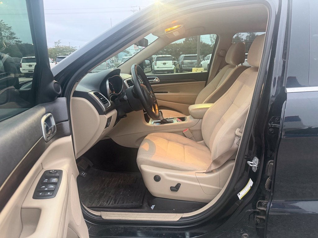 2018 Jeep Grand Cherokee Laredo E