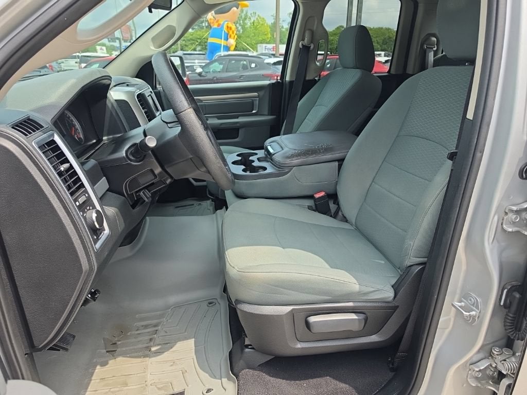 2016 RAM 1500 SLT