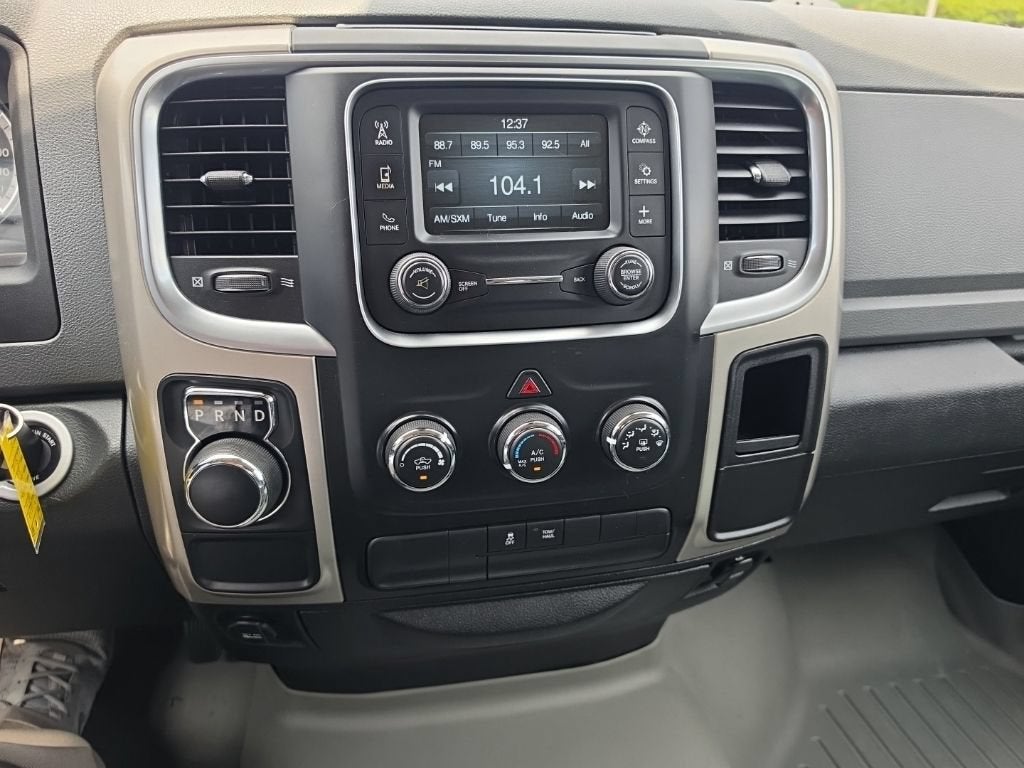 2016 RAM 1500 SLT