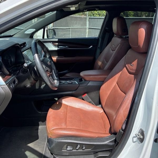 2022 Cadillac XT5 FWD Premium Luxury