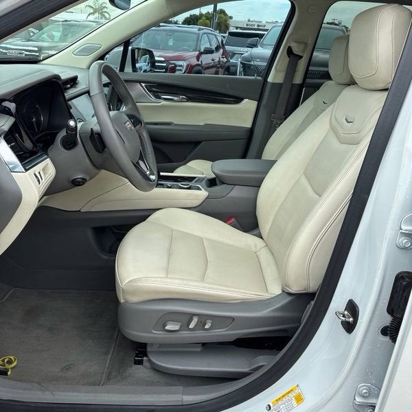 2022 Cadillac XT6 Premium Luxury