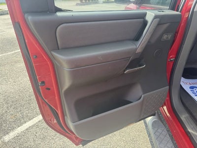 2005 Nissan Titan LE