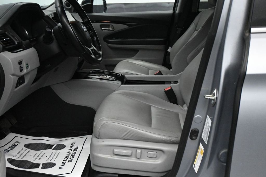 2020 Honda Pilot Touring 8-Passenger