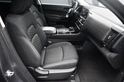 2023 Nissan Pathfinder SV