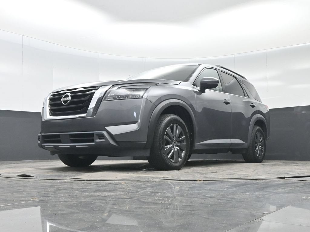 2023 Nissan Pathfinder SV