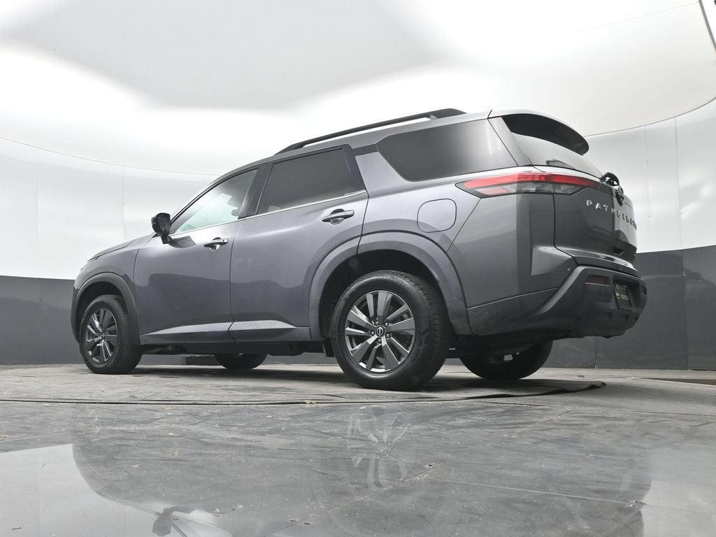 2023 Nissan Pathfinder SV