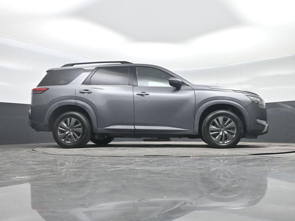2023 Nissan Pathfinder SV