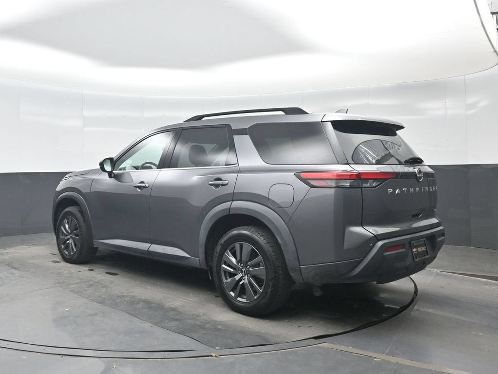 2023 Nissan Pathfinder SV
