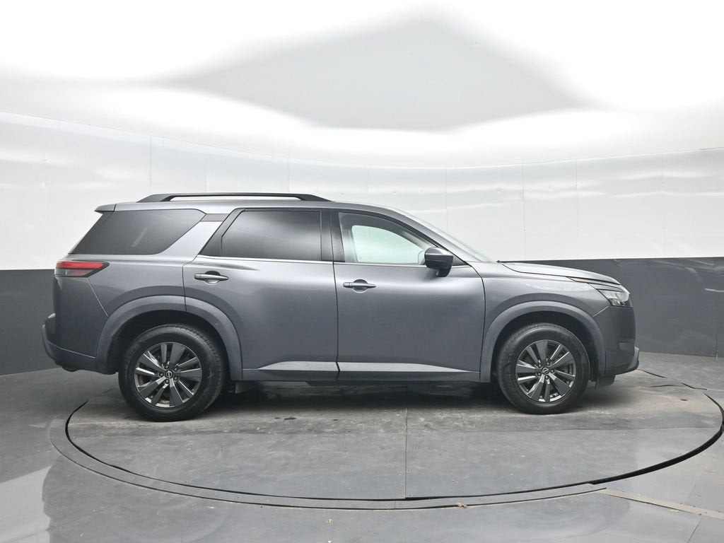 2023 Nissan Pathfinder SV