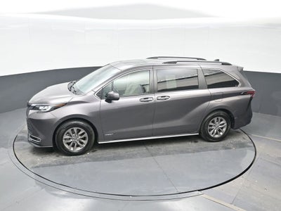 2021 Toyota Sienna XLE