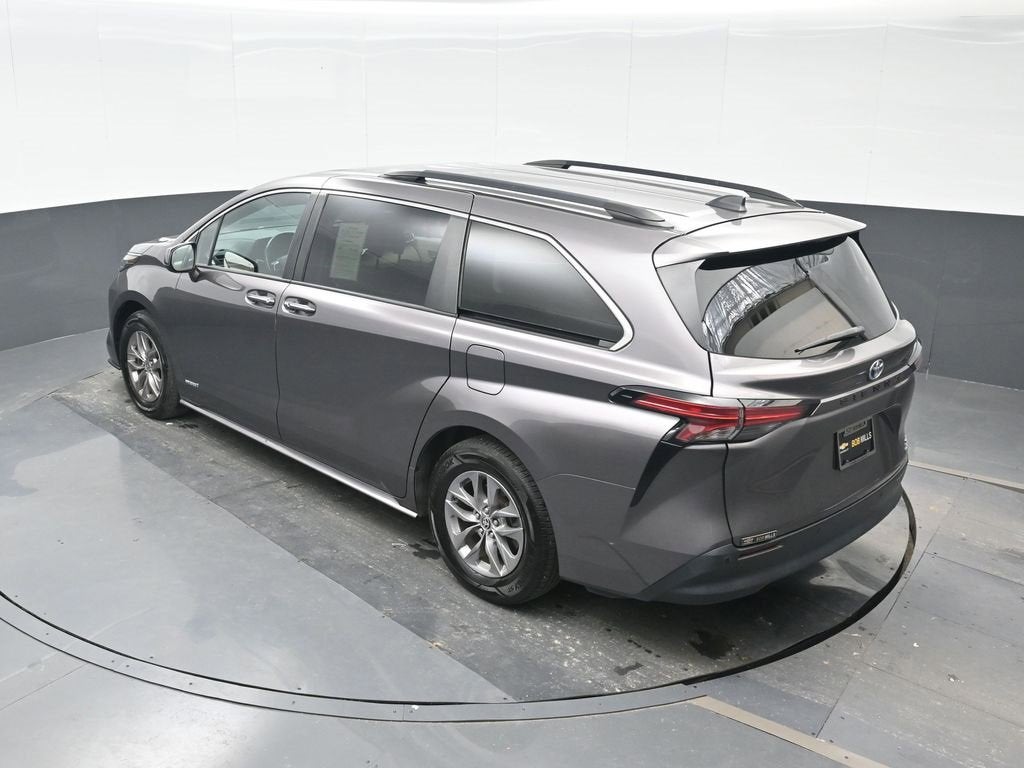 2021 Toyota Sienna XLE