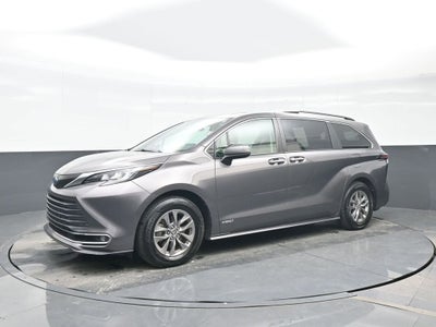 2021 Toyota Sienna XLE
