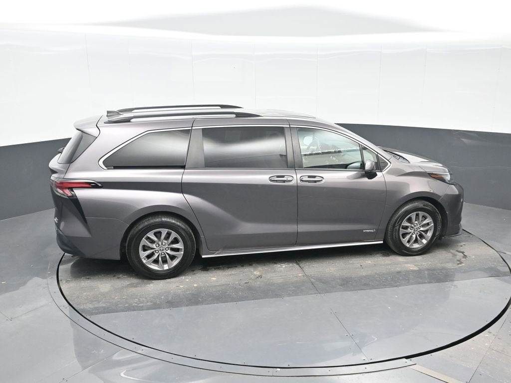 2021 Toyota Sienna XLE