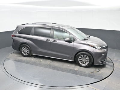 2021 Toyota Sienna XLE