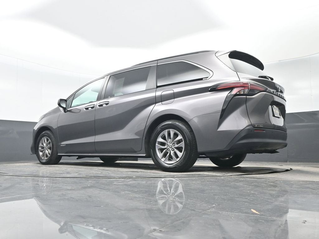 2021 Toyota Sienna XLE