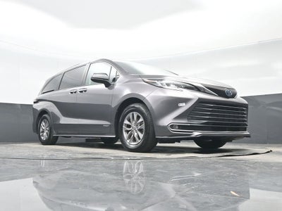 2021 Toyota Sienna XLE