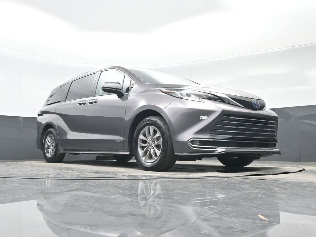 2021 Toyota Sienna XLE