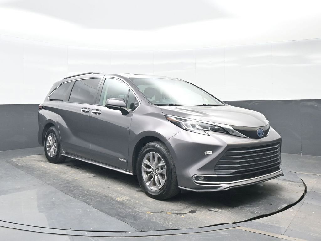 2021 Toyota Sienna XLE