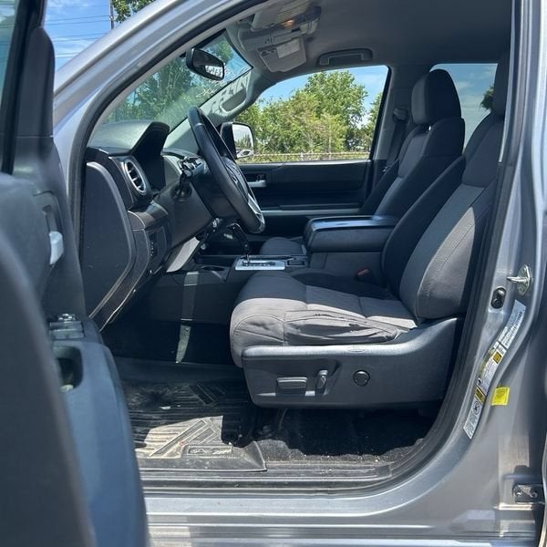 2017 Toyota Tundra 4WD SR5
