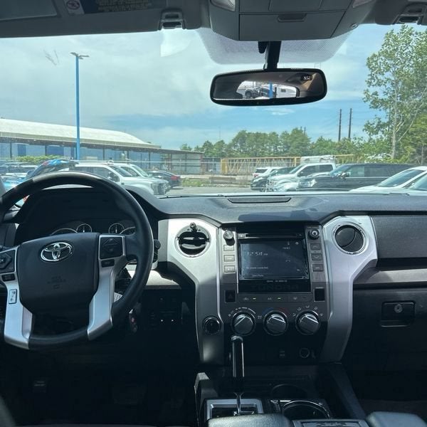 2017 Toyota Tundra 4WD SR5