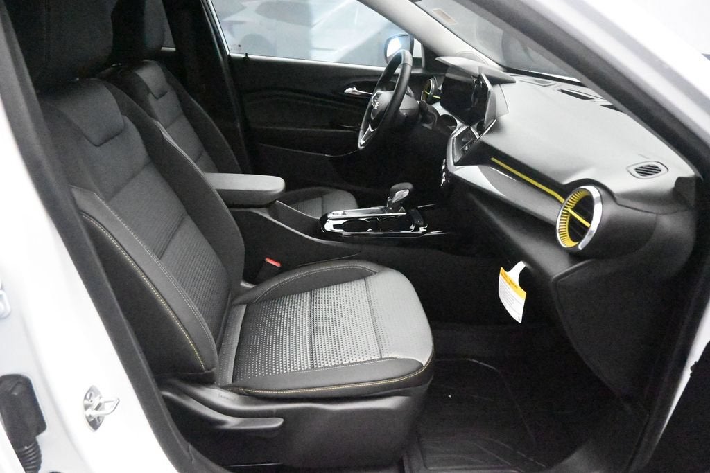 2026 Chevrolet Trax LT - Photo 10