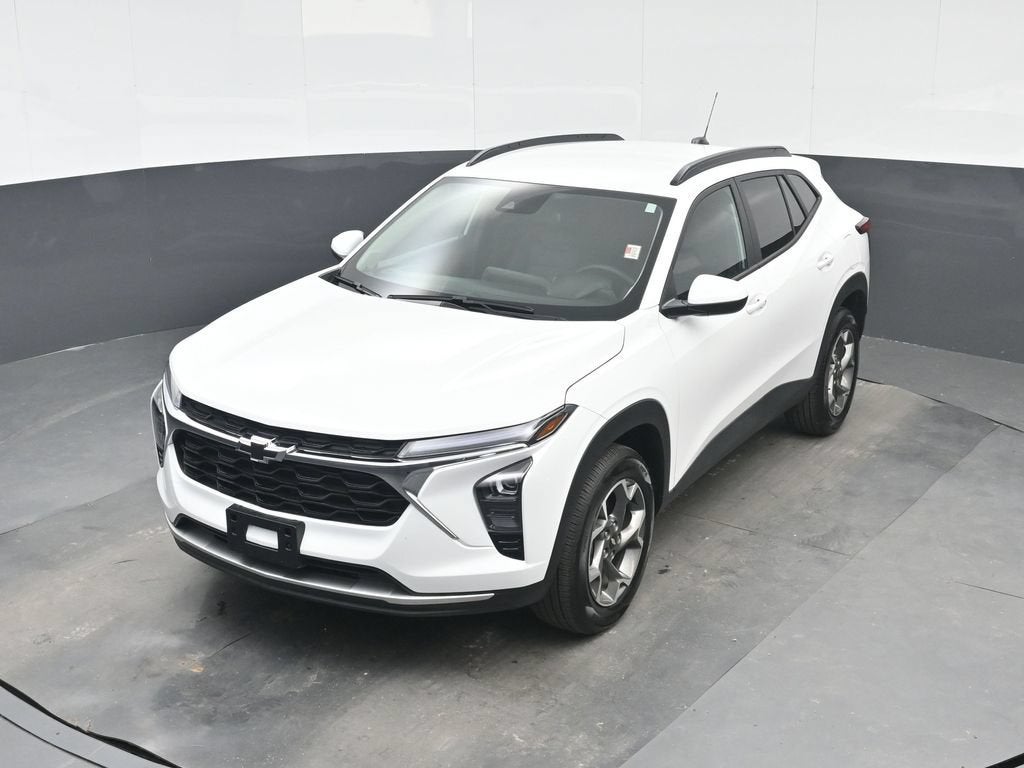 2026 Chevrolet Trax LT - Photo 16