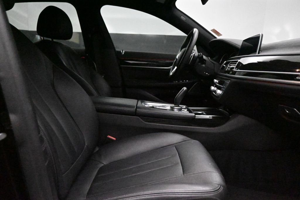 2019 BMW 7 Series 740i