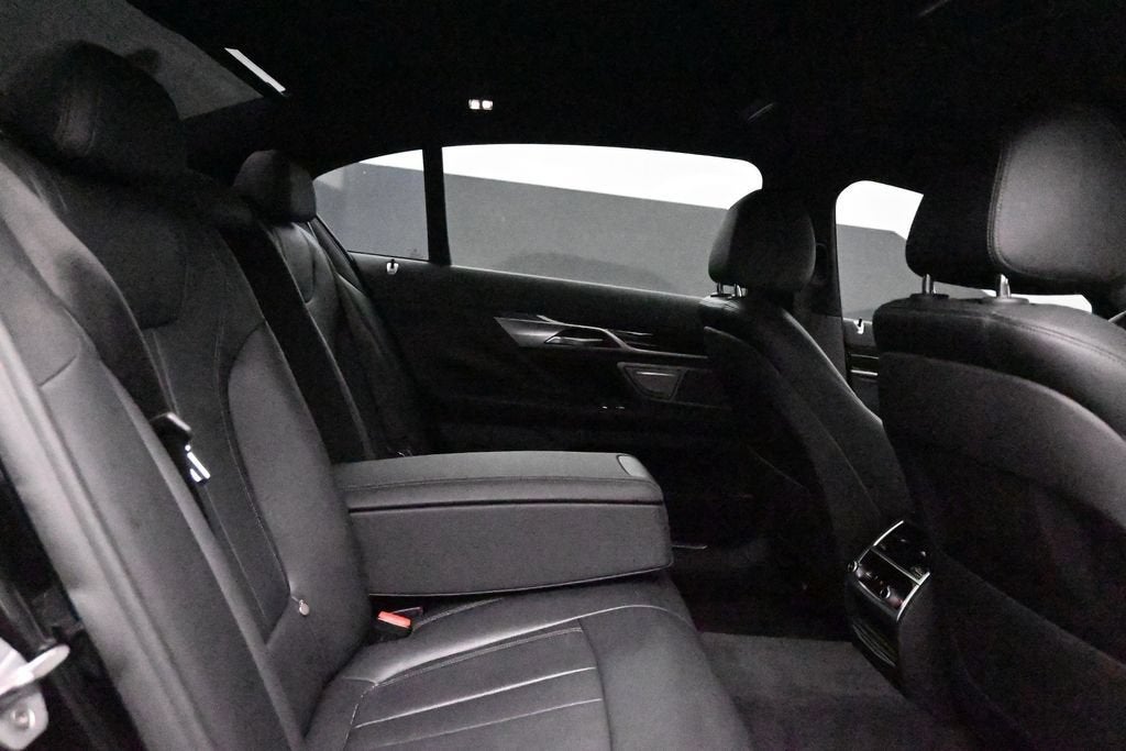 2019 BMW 7 Series 740i