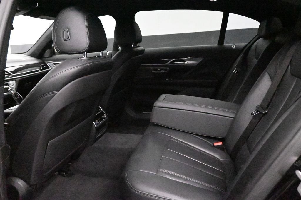 2019 BMW 7 Series 740i