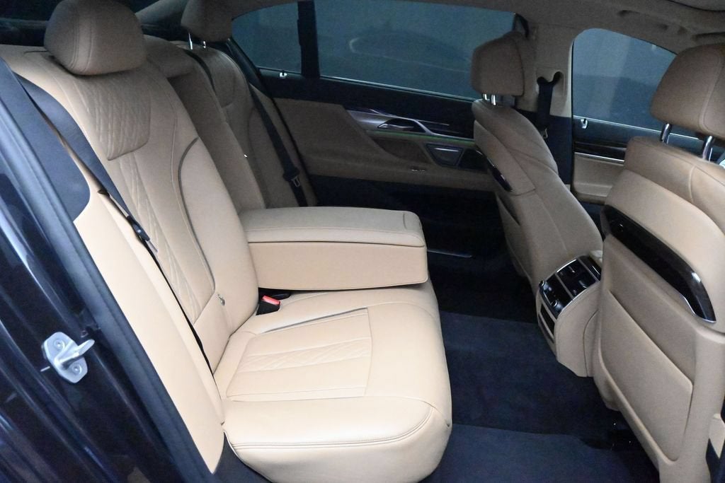 2021 BMW 7 Series 740i