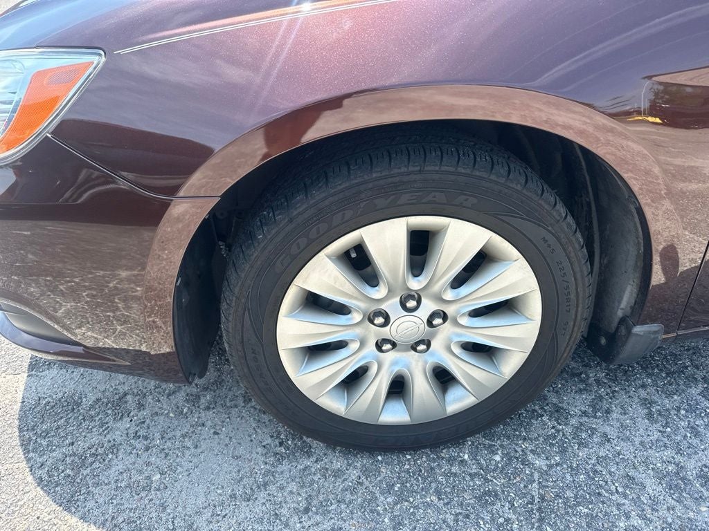 2013 Chrysler 200 LX