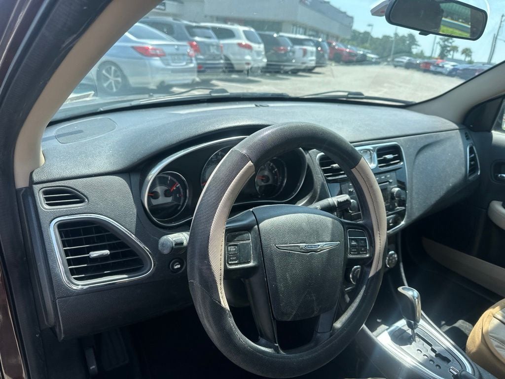 2013 Chrysler 200 LX