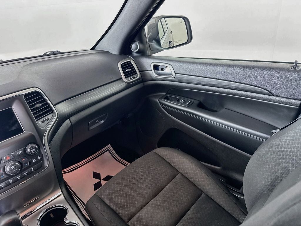 2019 Jeep Grand Cherokee Laredo E