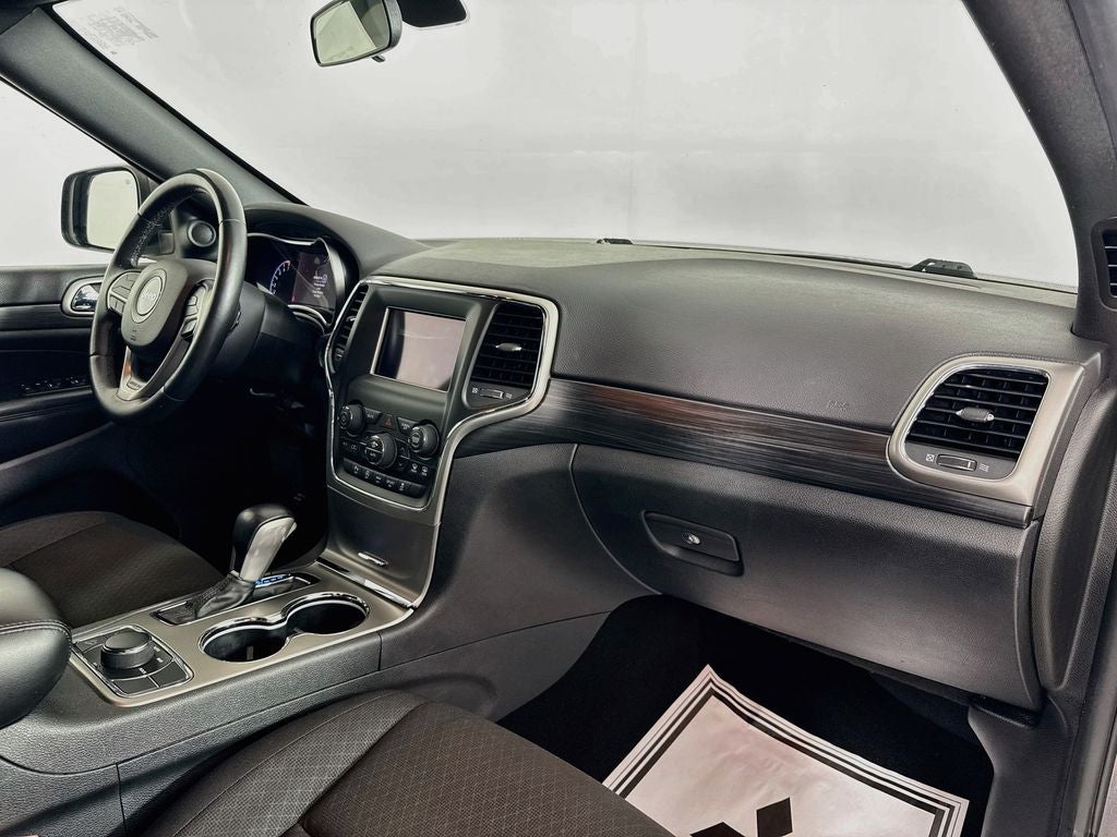 2019 Jeep Grand Cherokee Laredo E