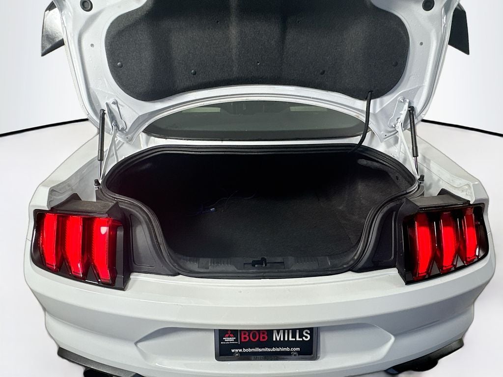 2022 Ford Mustang EcoBoost