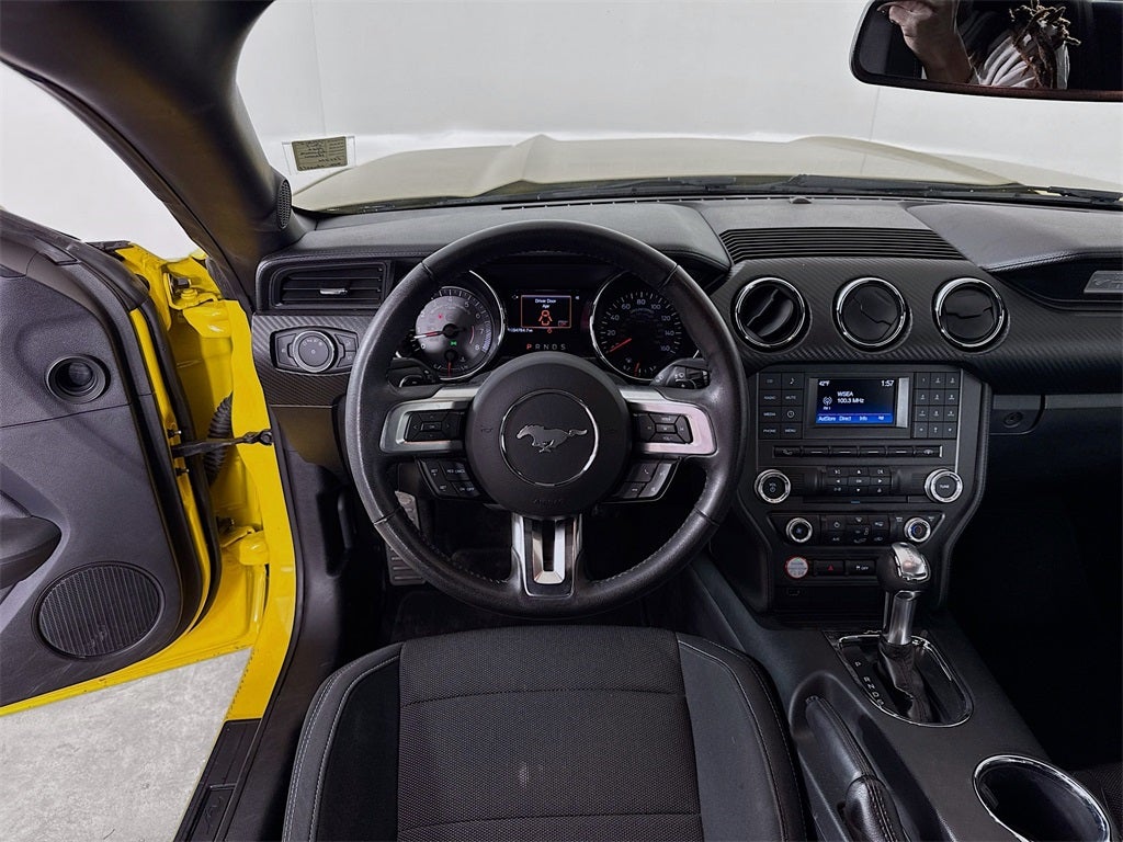 2017 Ford Mustang V6