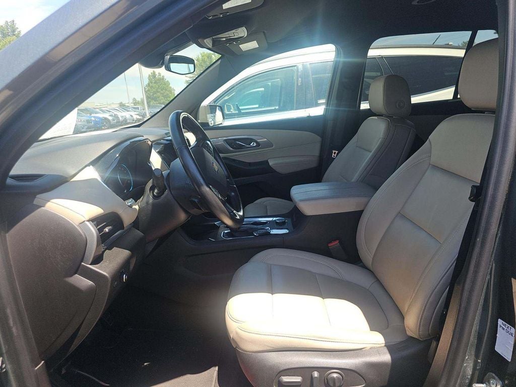 2022 Chevrolet Traverse LT Leather