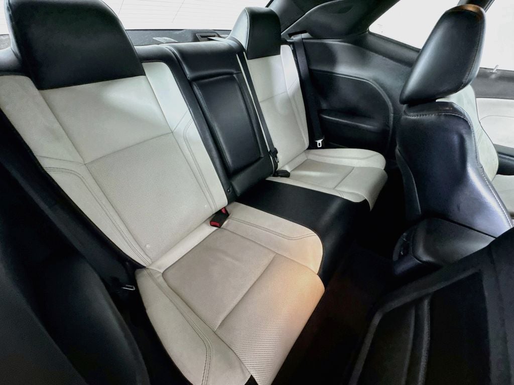 2015 Dodge Challenger SXT