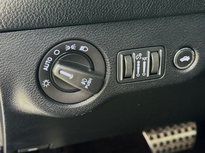 2018 Dodge Challenger R/T Shaker
