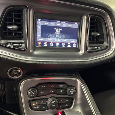 2018 Dodge Challenger R/T Shaker