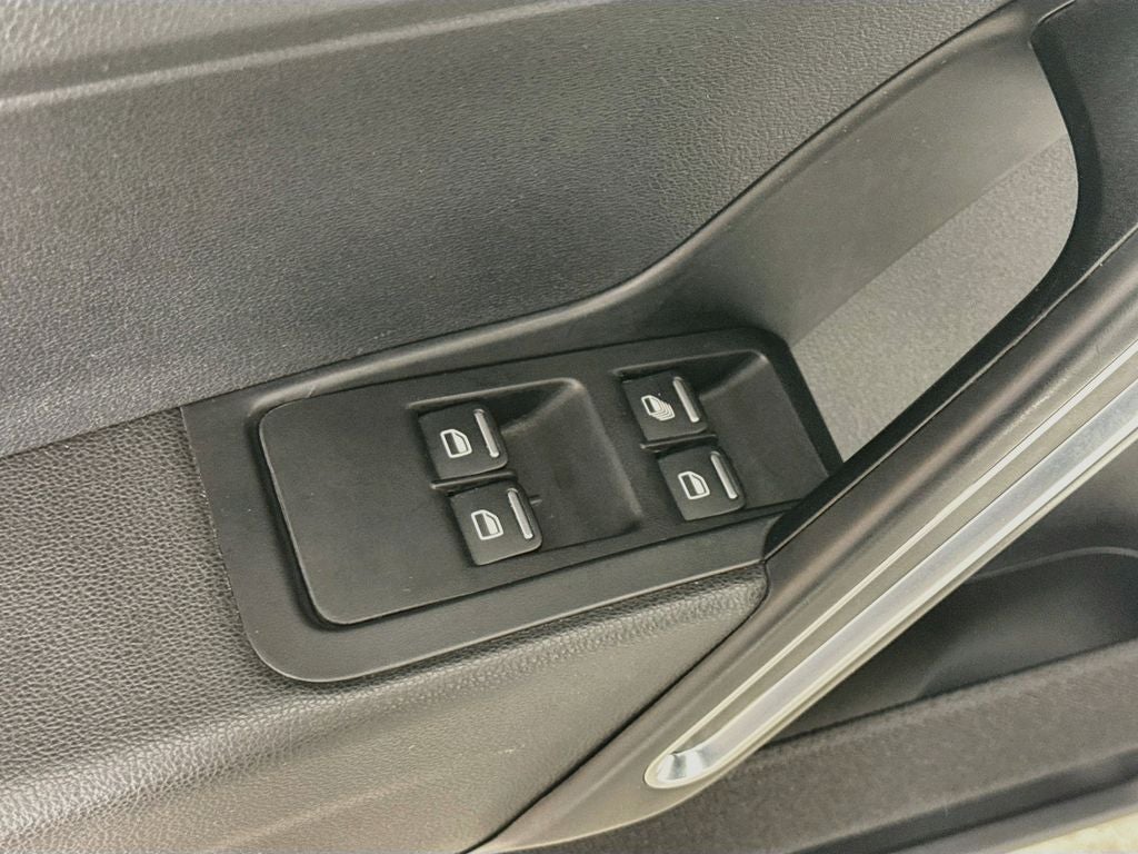 2018 Volkswagen Beetle 2.0T S