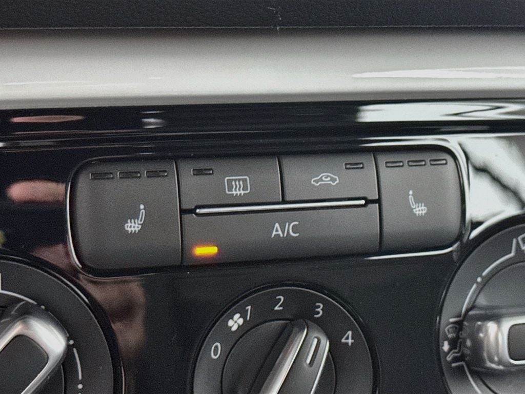 2018 Volkswagen Beetle 2.0T S