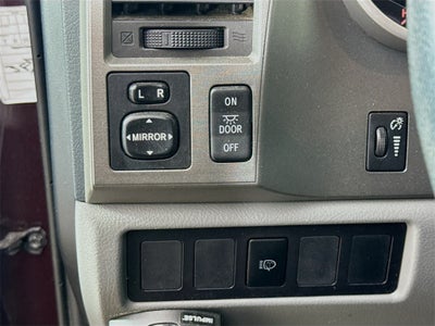 2016 Toyota Sequoia SR5 5.7L