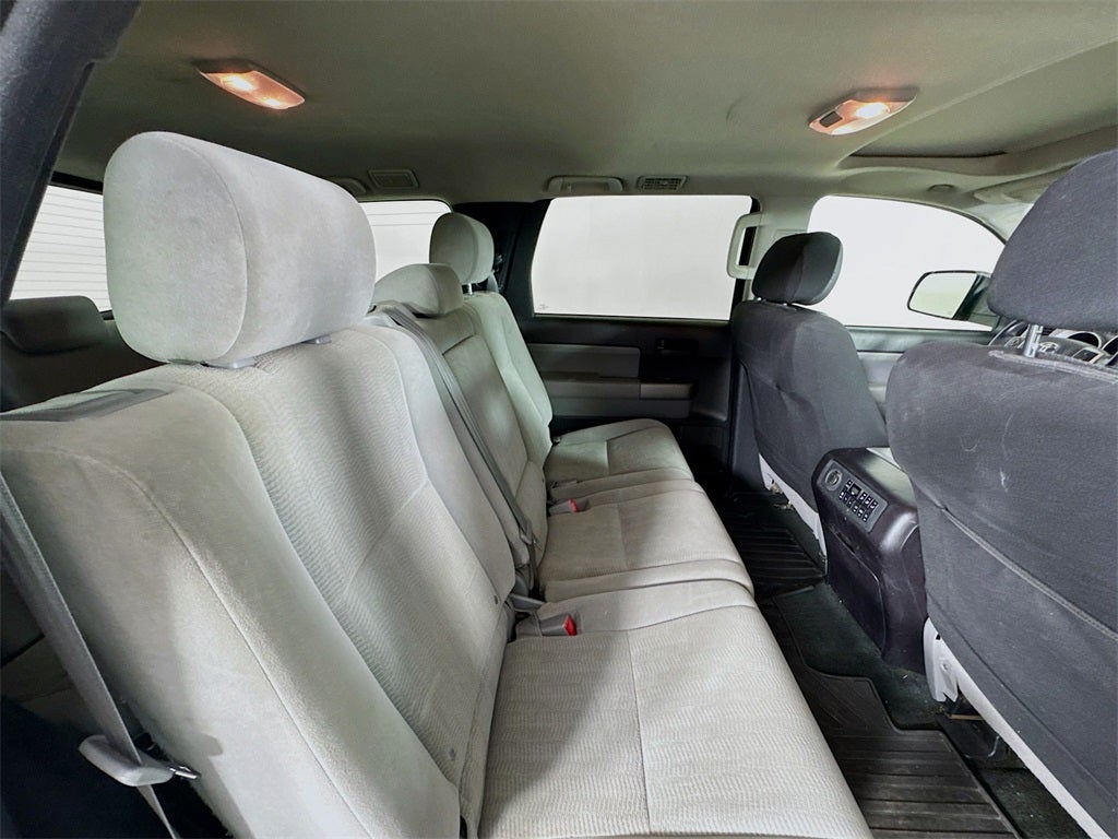 2016 Toyota Sequoia SR5 5.7L