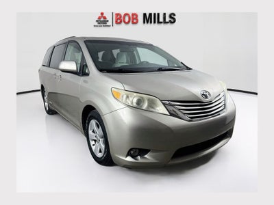 2016 Toyota Sienna LE 8 Passenger