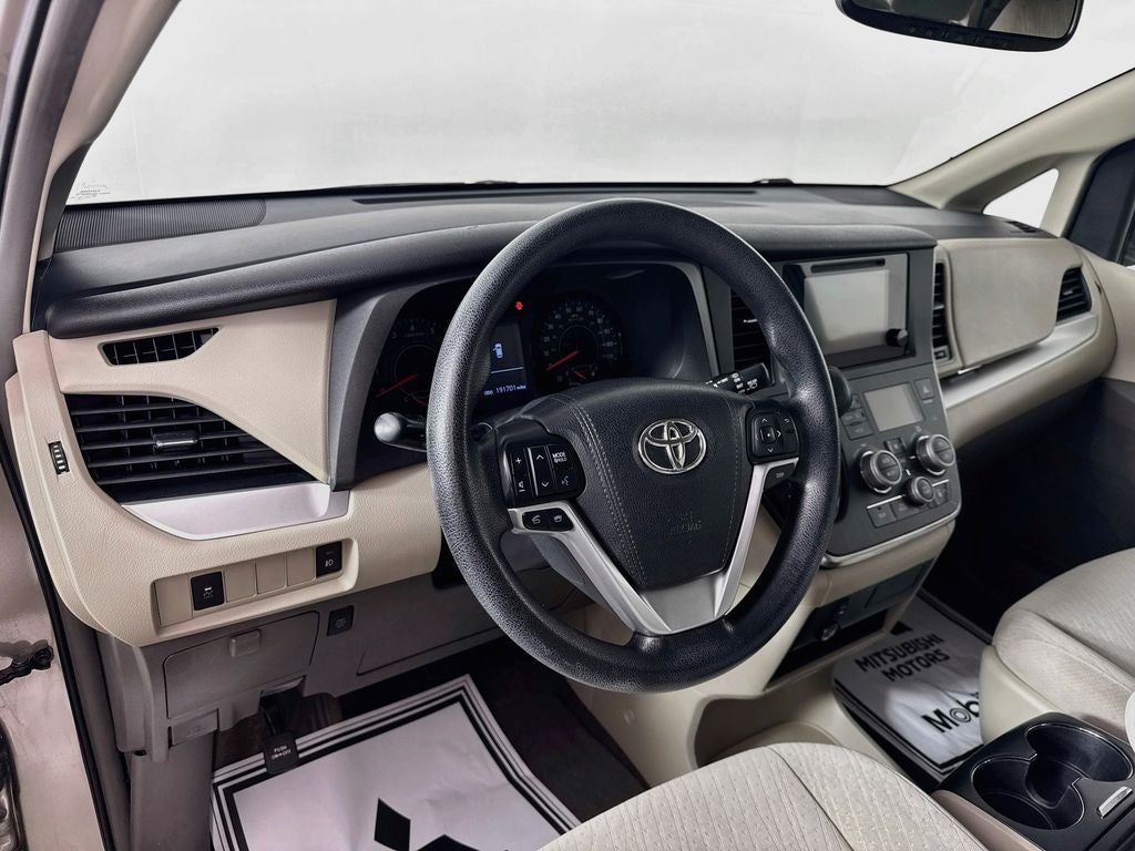 2016 Toyota Sienna LE 8 Passenger
