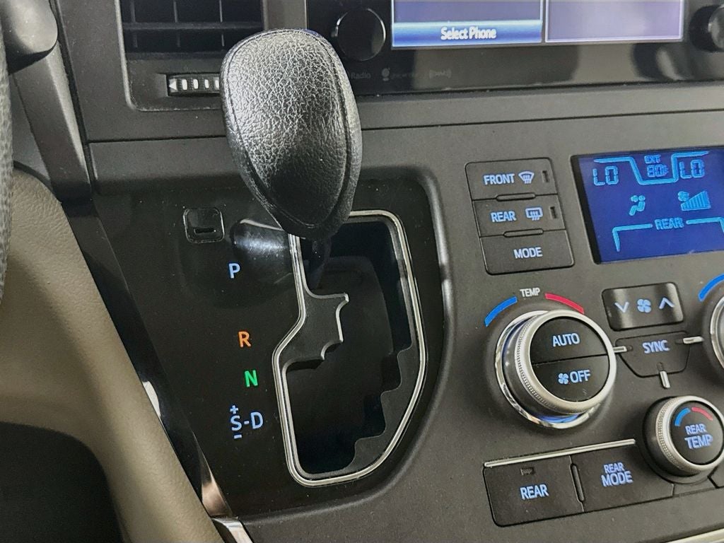 2016 Toyota Sienna LE 8 Passenger