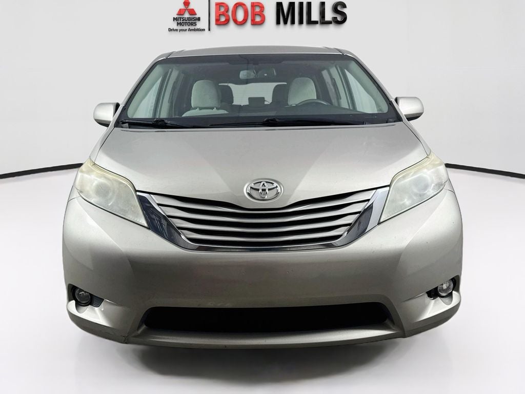 2016 Toyota Sienna LE 8 Passenger