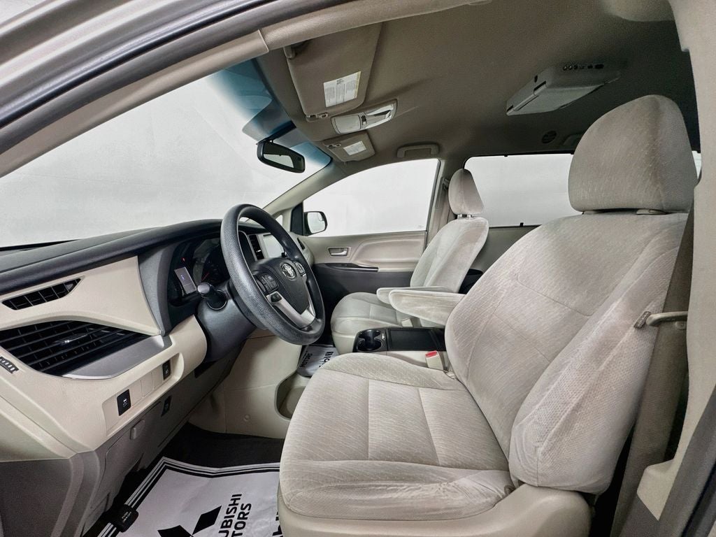 2016 Toyota Sienna LE 8 Passenger