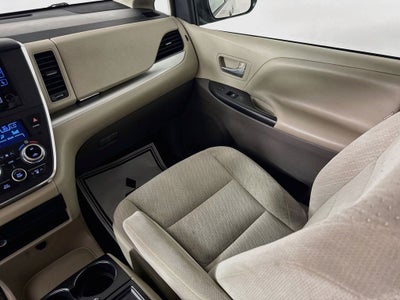2016 Toyota Sienna LE 8 Passenger